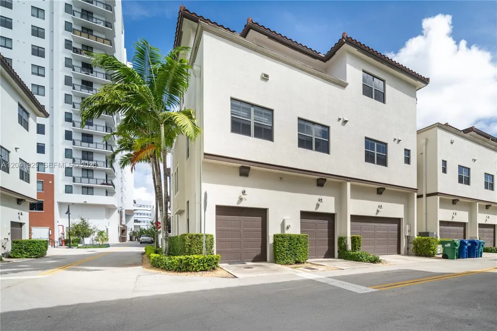 8478 NW 52nd St Doral, FL 33166