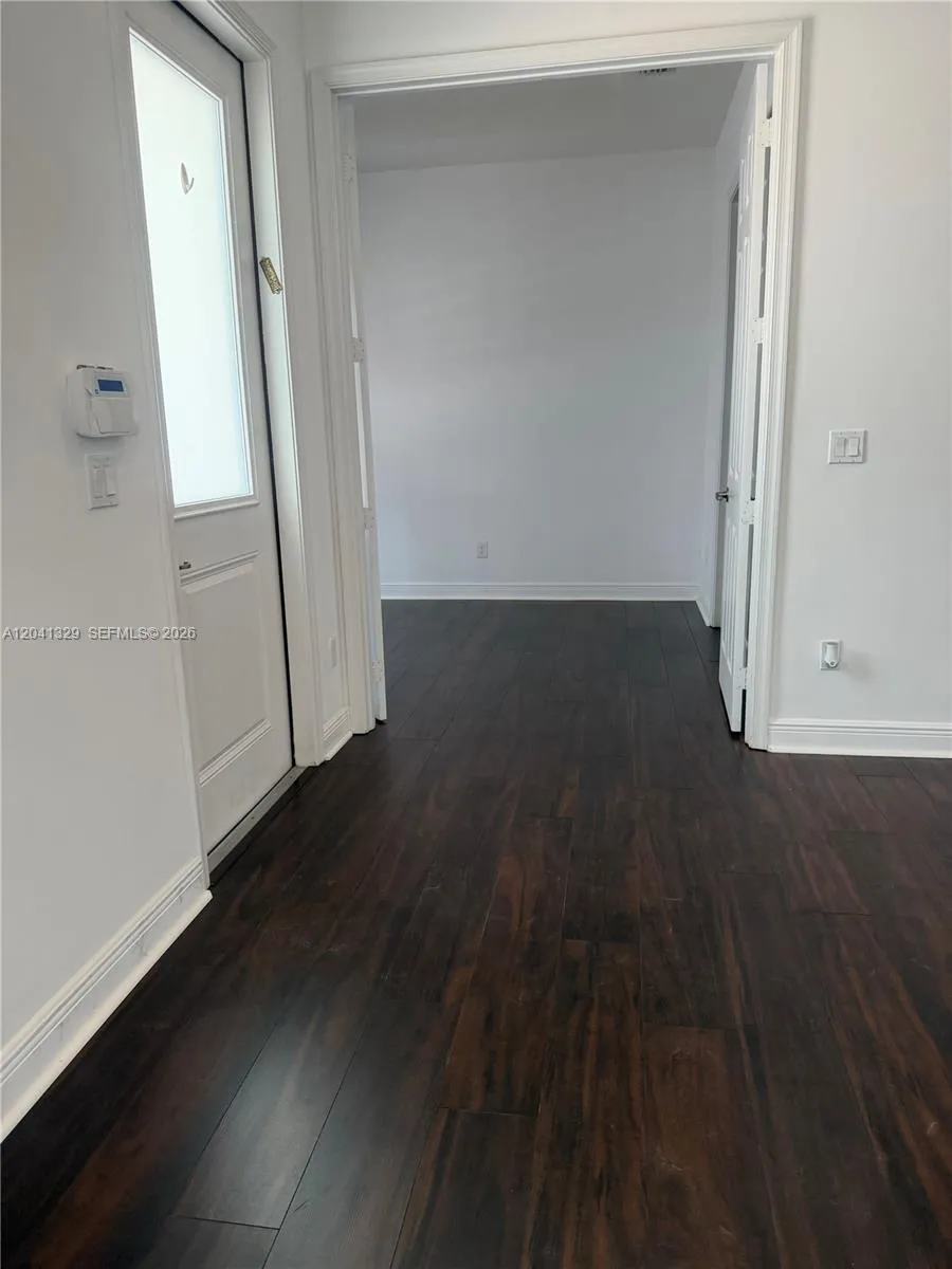 8478 NW 52nd St Doral, FL 33166