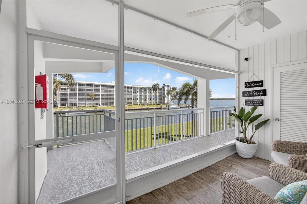 111 Shore Ct #205 North Palm Beach, FL 33408