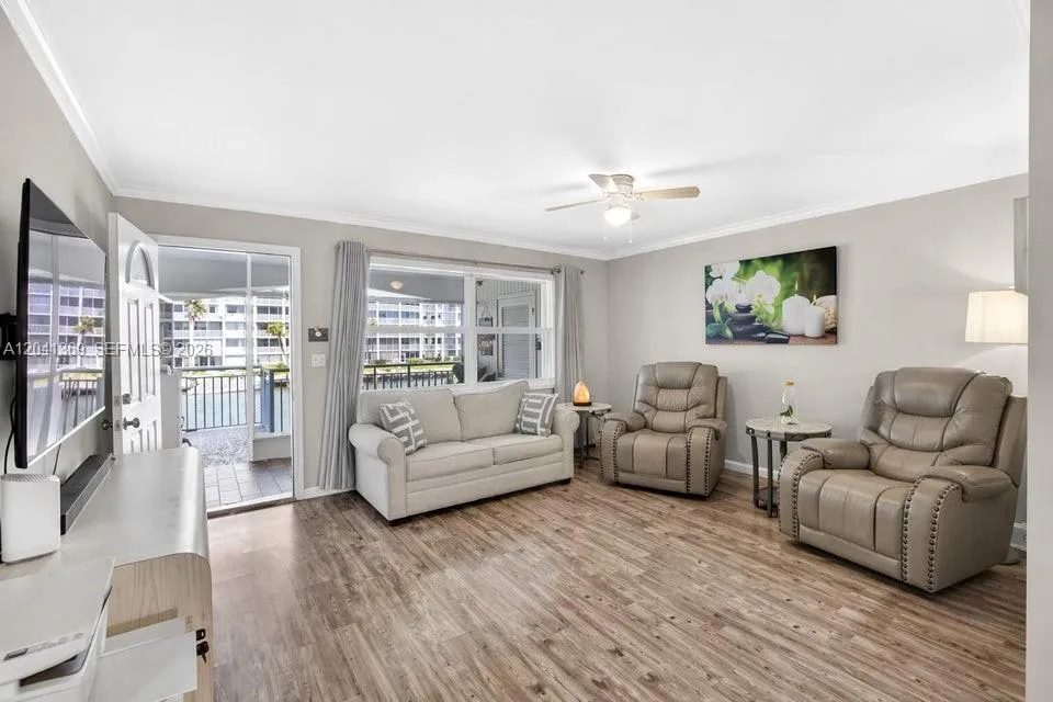 111 Shore Ct #205 North Palm Beach, FL 33408