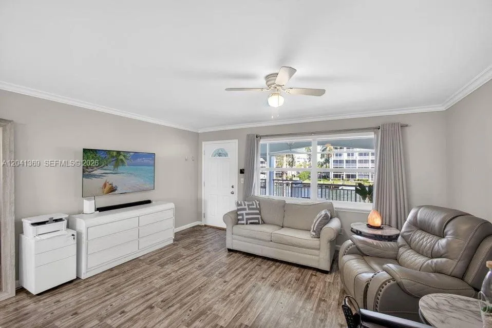 111 Shore Ct #205 North Palm Beach, FL 33408