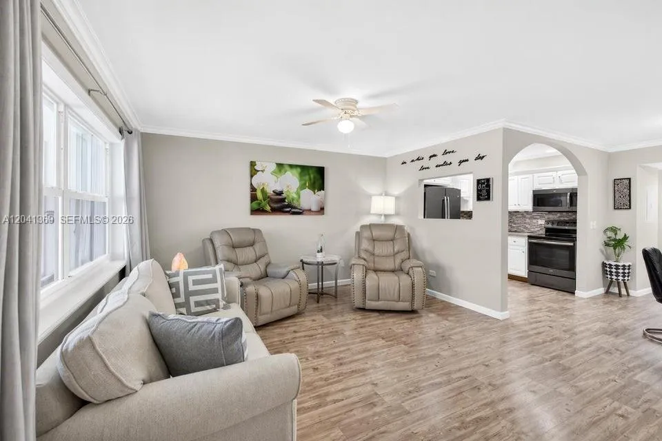 111 Shore Ct #205 North Palm Beach, FL 33408