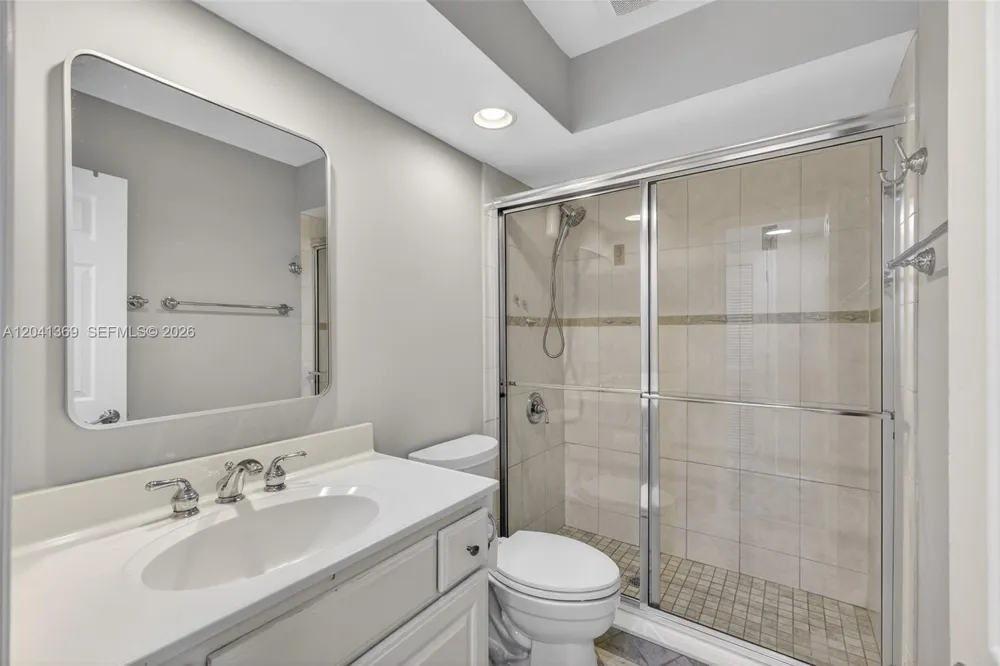 111 Shore Ct #205 North Palm Beach, FL 33408