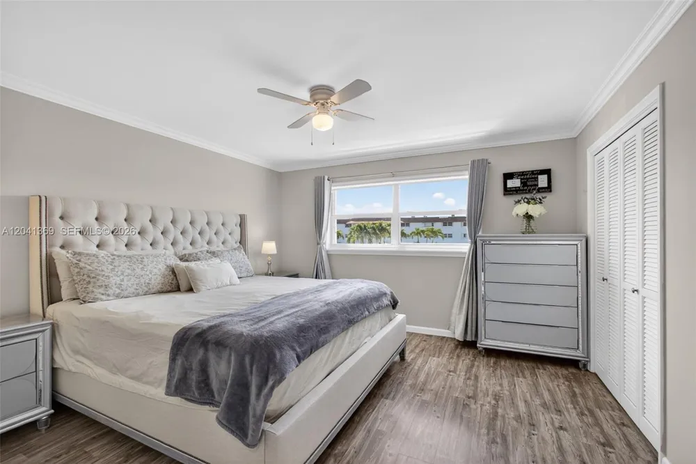 111 Shore Ct #205 North Palm Beach, FL 33408
