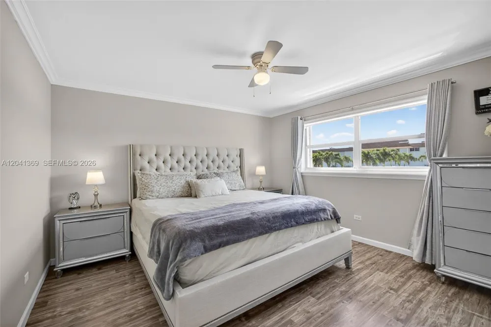 111 Shore Ct #205 North Palm Beach, FL 33408