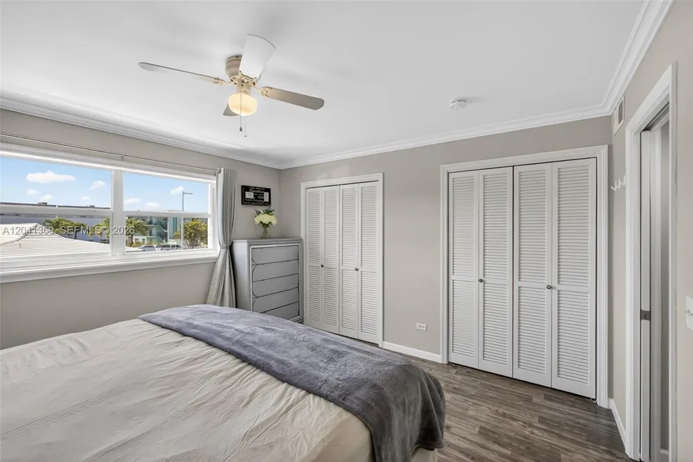 111 Shore Ct #205 North Palm Beach, FL 33408