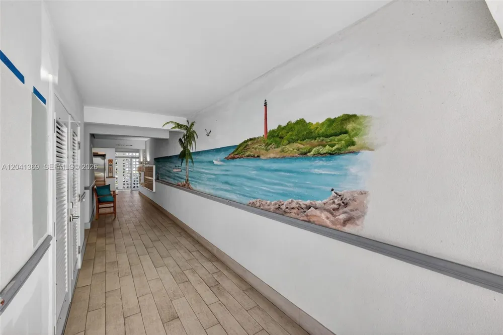111 Shore Ct #205 North Palm Beach, FL 33408