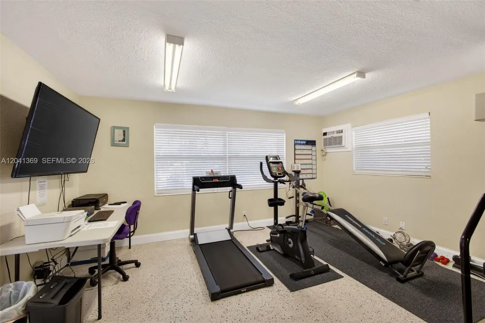 111 Shore Ct #205 North Palm Beach, FL 33408