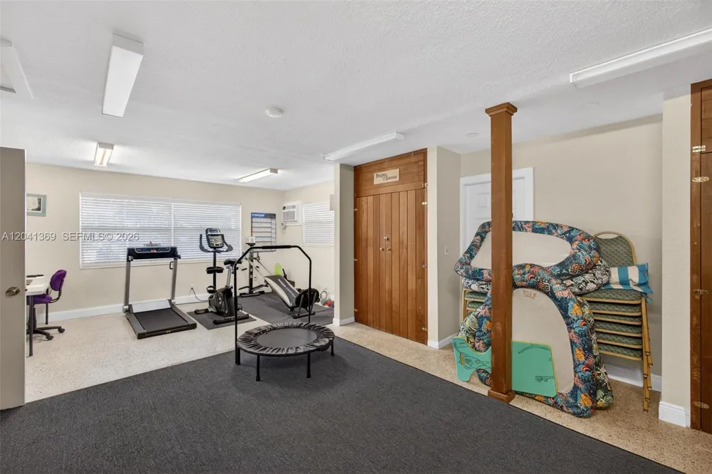 111 Shore Ct #205 North Palm Beach, FL 33408