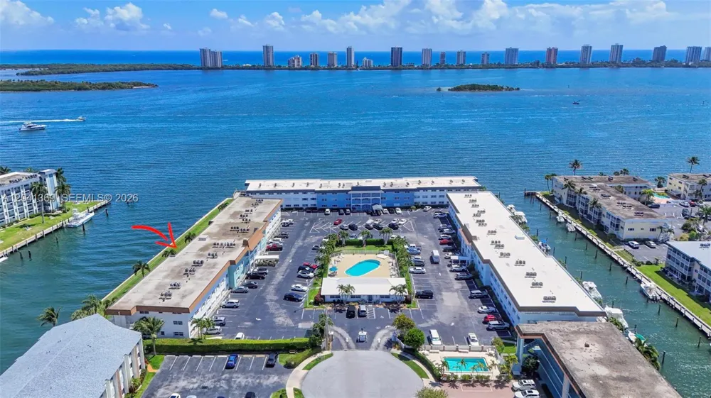 111 Shore Ct #205 North Palm Beach, FL 33408