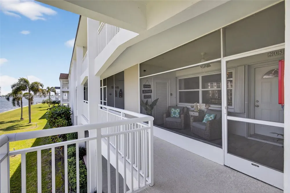 111 Shore Ct #205 North Palm Beach, FL 33408