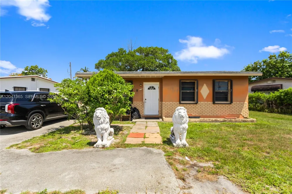 555 Harem Ave Opa-Locka, FL 33054