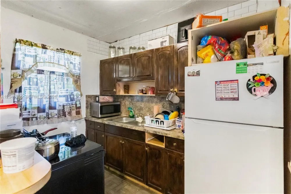 555 Harem Ave Opa-Locka, FL 33054
