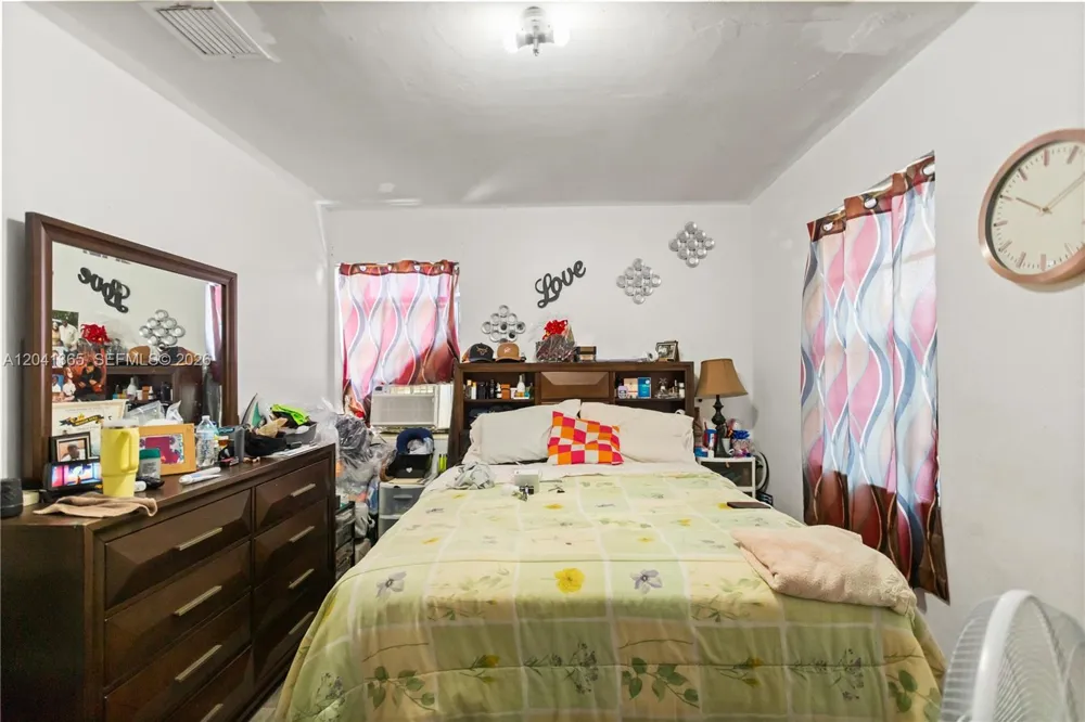 555 Harem Ave Opa-Locka, FL 33054