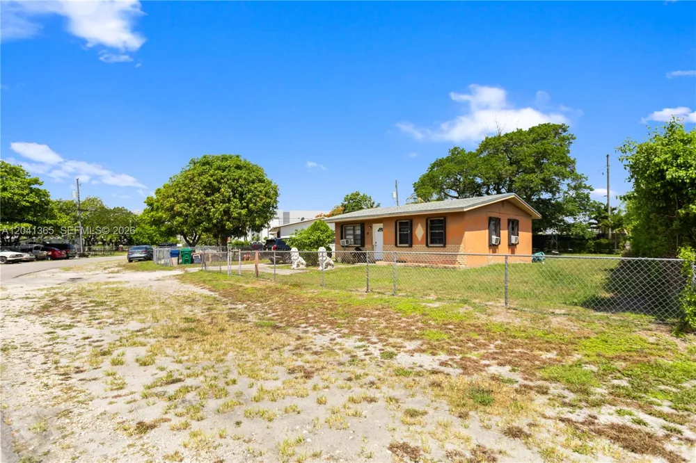 555 Harem Ave Opa-Locka, FL 33054