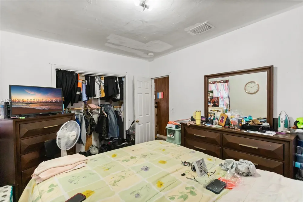 555 Harem Ave Opa-Locka, FL 33054