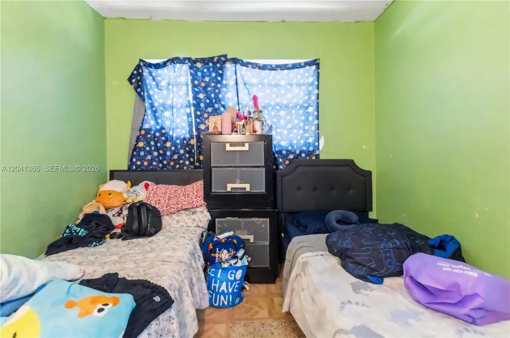 555 Harem Ave Opa-Locka, FL 33054