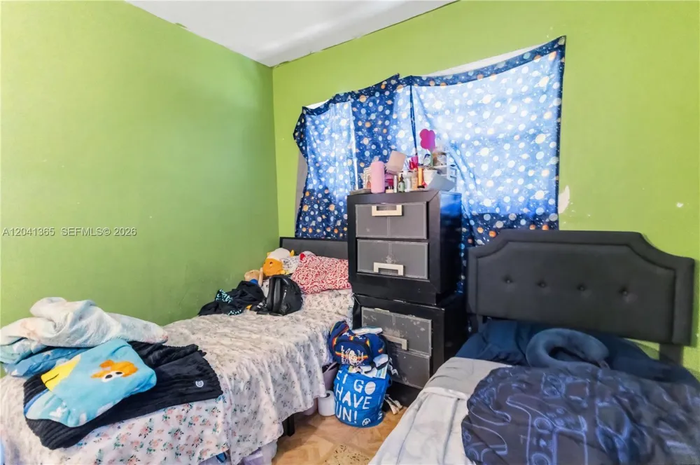 555 Harem Ave Opa-Locka, FL 33054