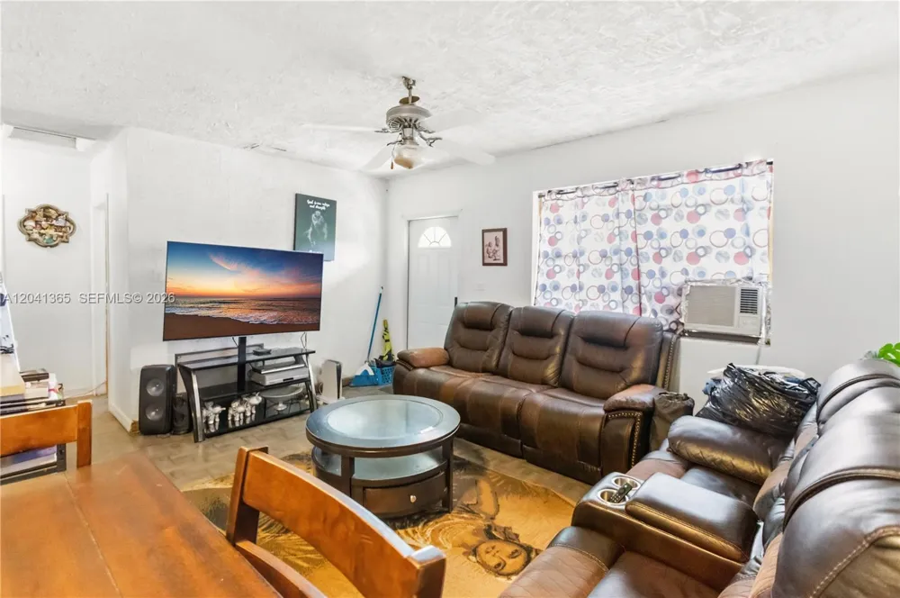 555 Harem Ave Opa-Locka, FL 33054