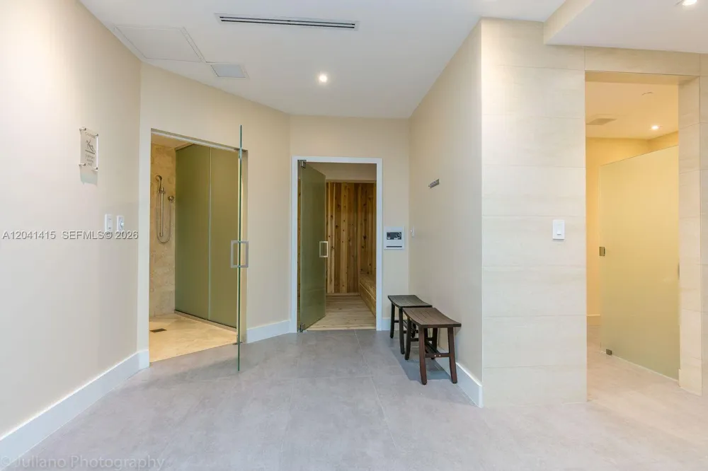 1581 Brickell Ave #903 Miami, FL 33129