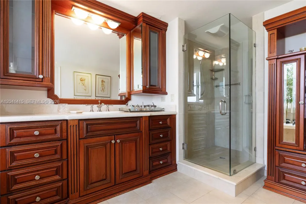 1581 Brickell Ave #903 Miami, FL 33129