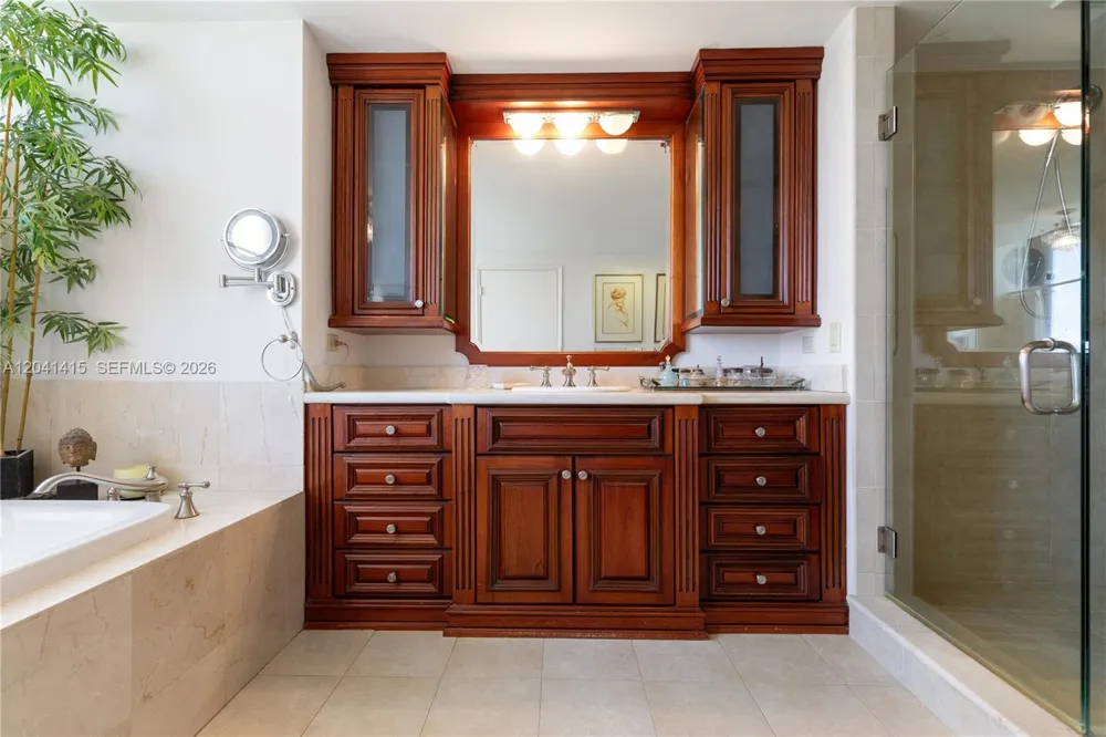 1581 Brickell Ave #903 Miami, FL 33129
