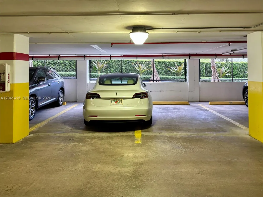 1581 Brickell Ave #903 Miami, FL 33129