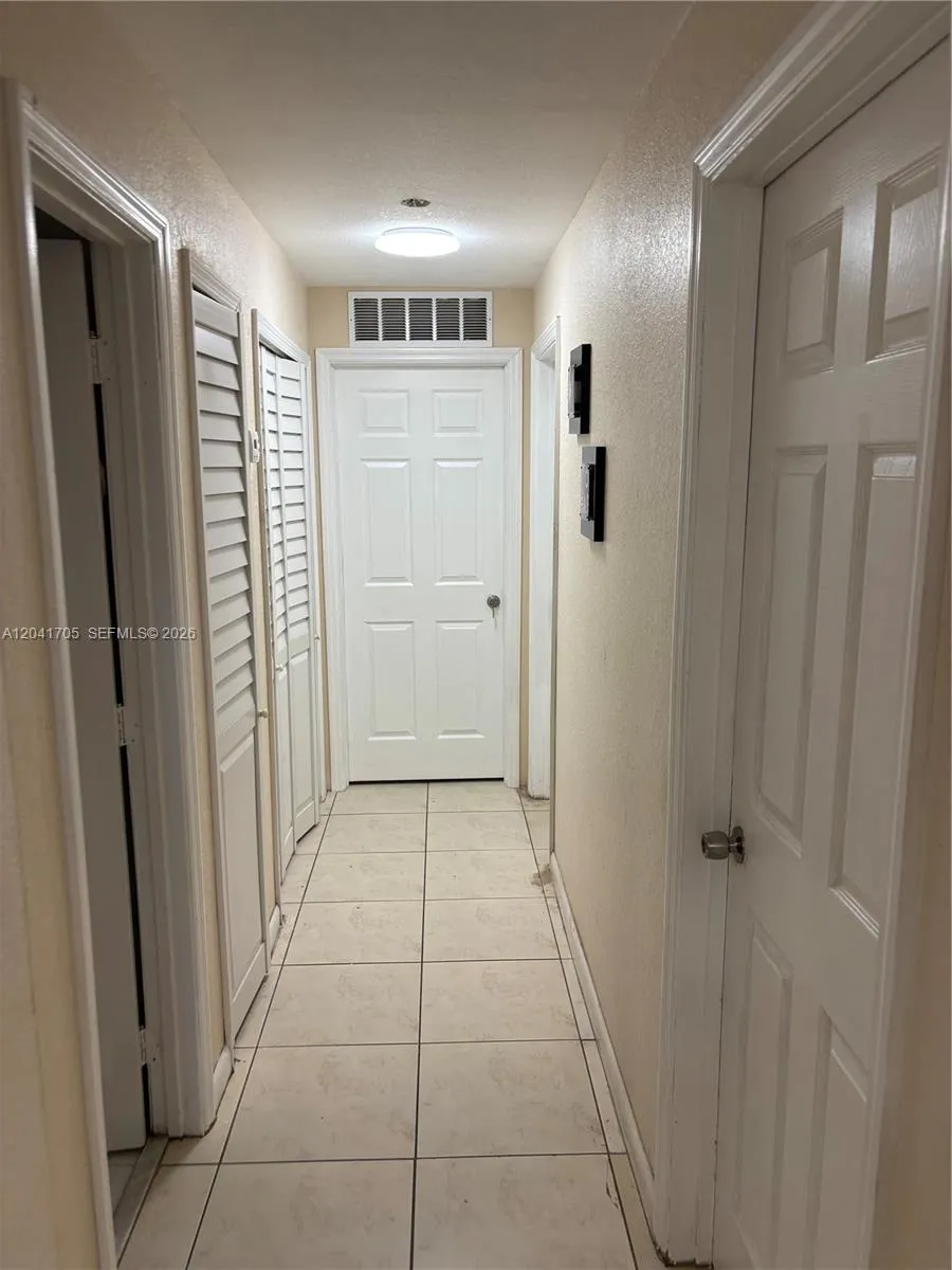 21122 NW 39th Ave Miami Gardens, FL 33055