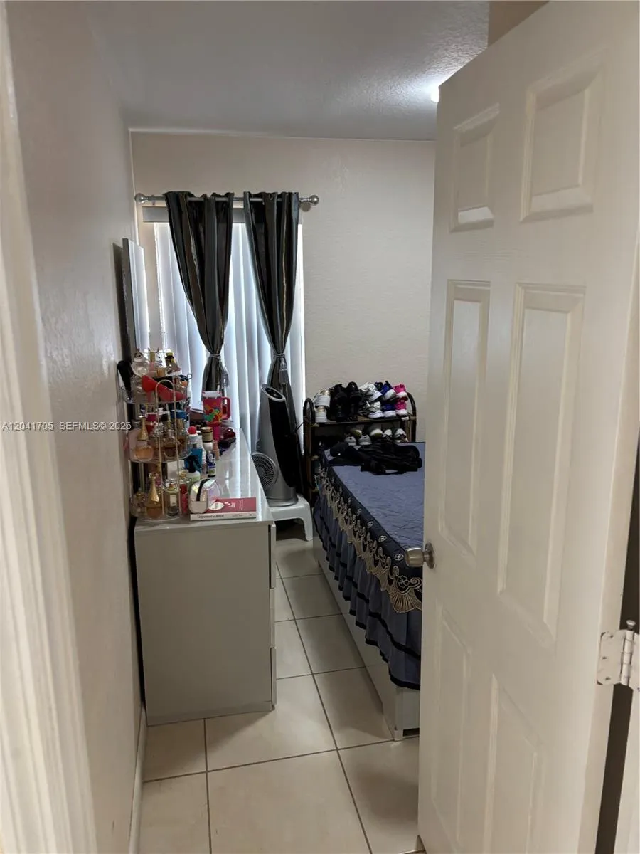 21122 NW 39th Ave Miami Gardens, FL 33055