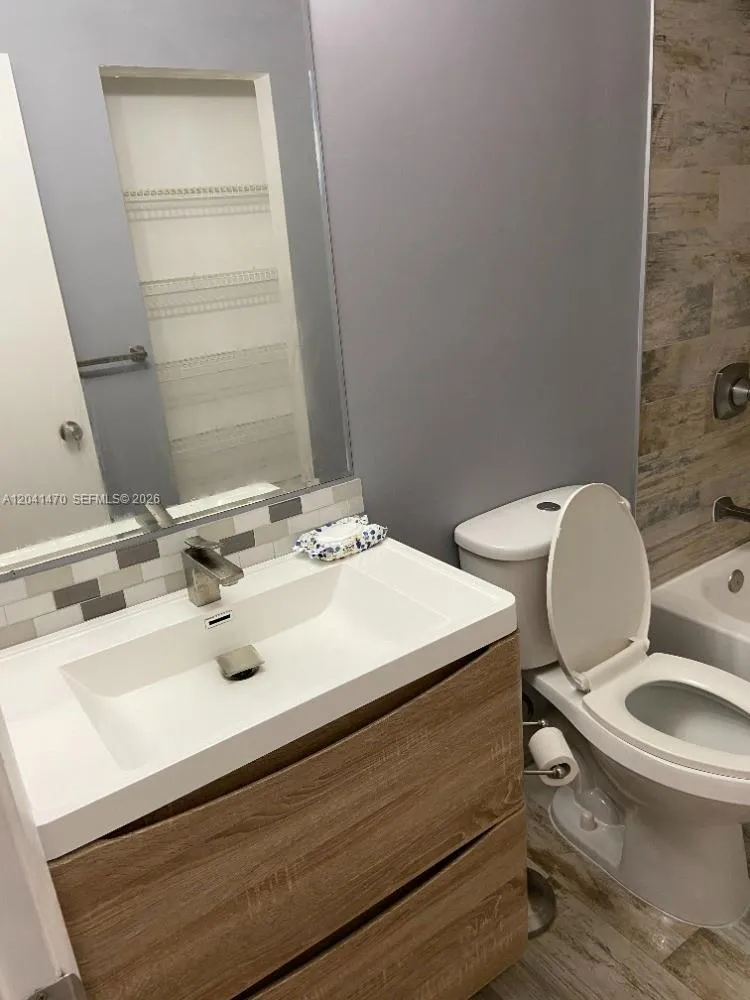 17515 NW 67th Ct #G-22 Hialeah, FL 33015