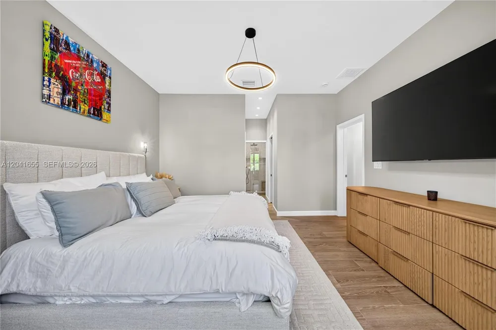 460 W Dilido Dr Miami Beach, FL 33139