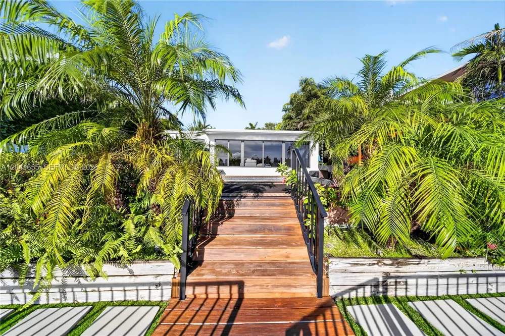 460 W Dilido Dr Miami Beach, FL 33139