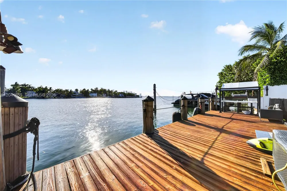 460 W Dilido Dr Miami Beach, FL 33139