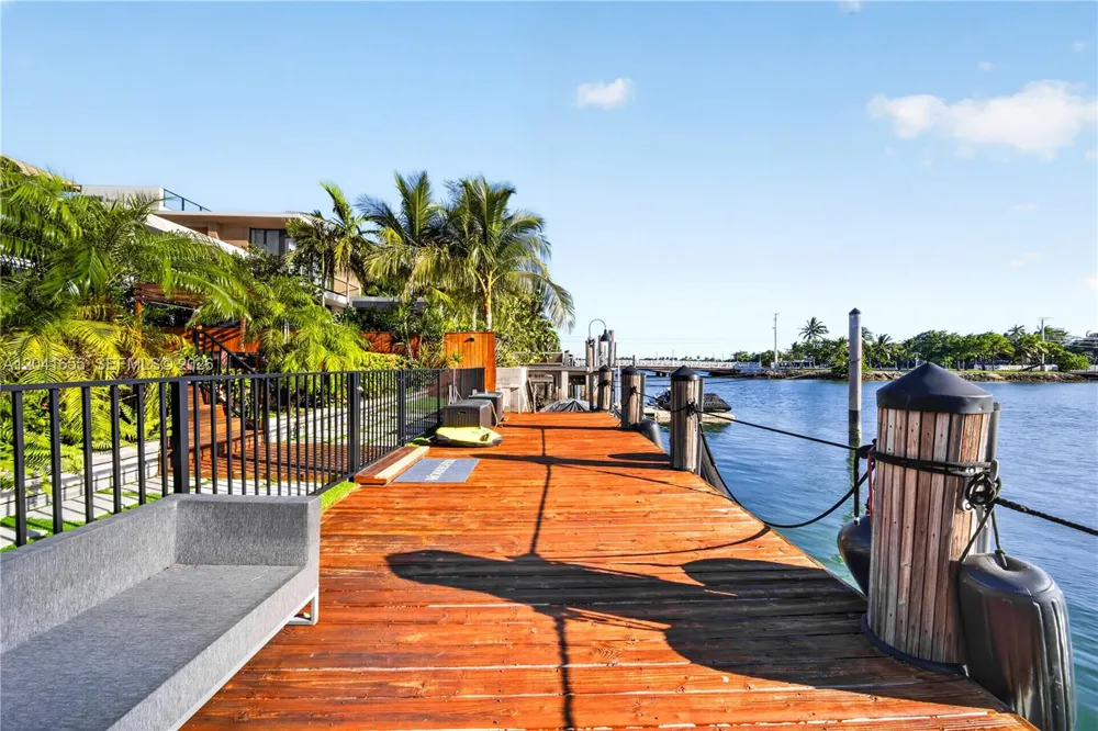 460 W Dilido Dr Miami Beach, FL 33139