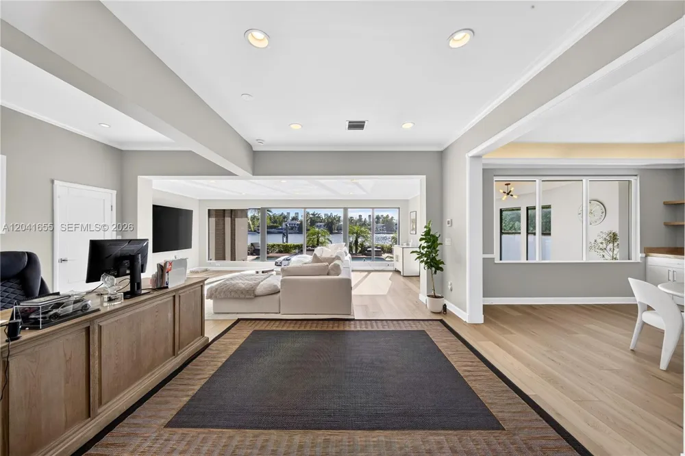 460 W Dilido Dr Miami Beach, FL 33139