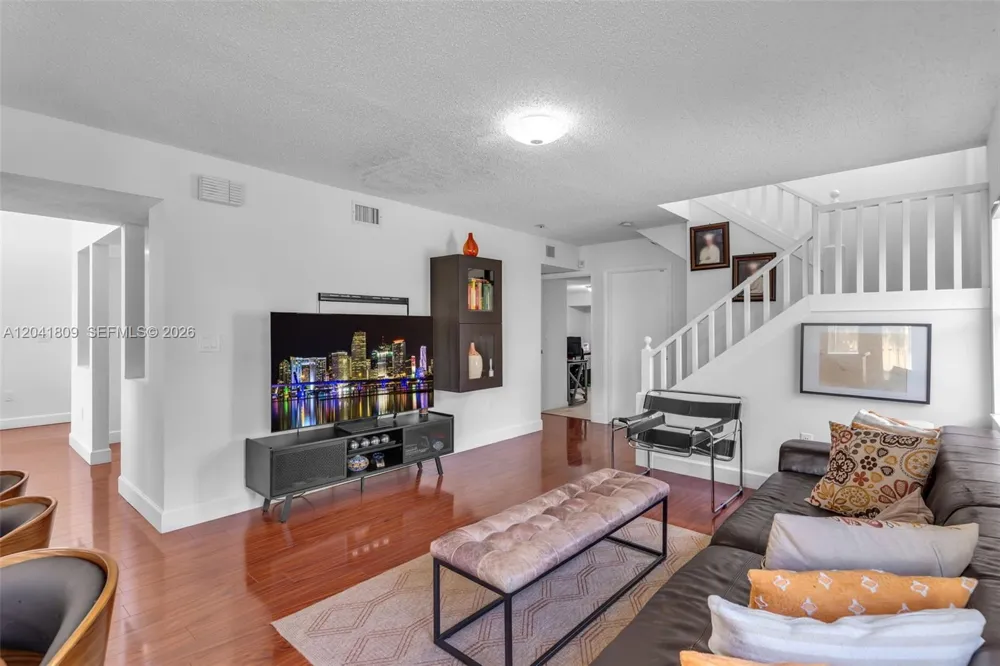 4766 SW 154th Ave Miami, FL 33185