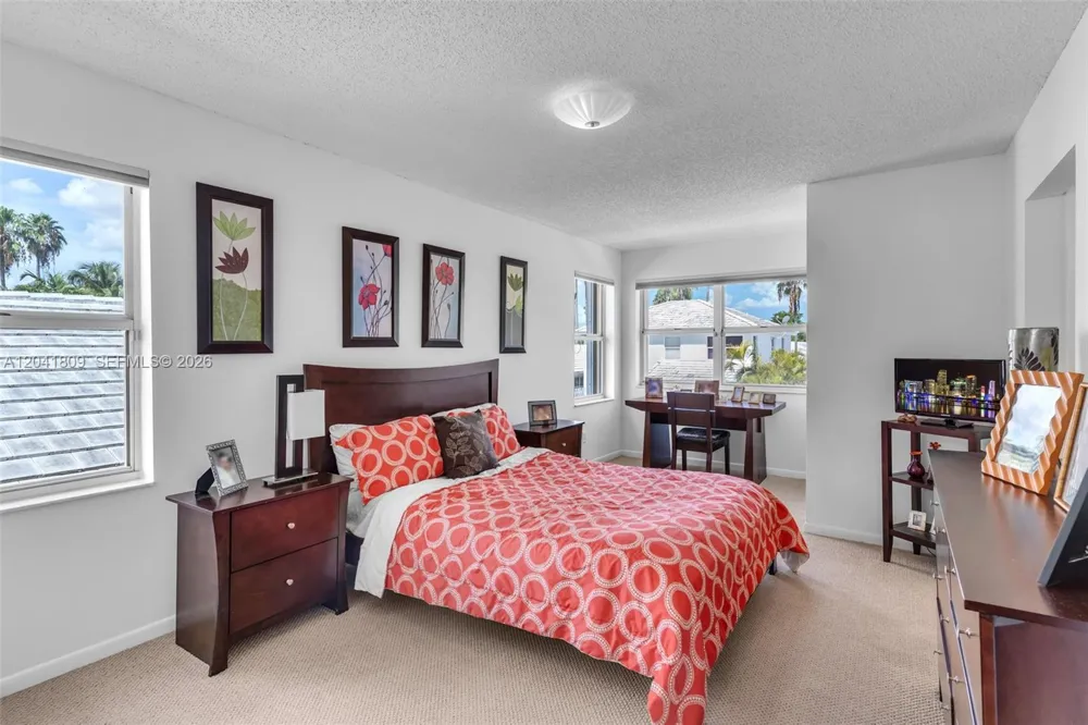 4766 SW 154th Ave Miami, FL 33185