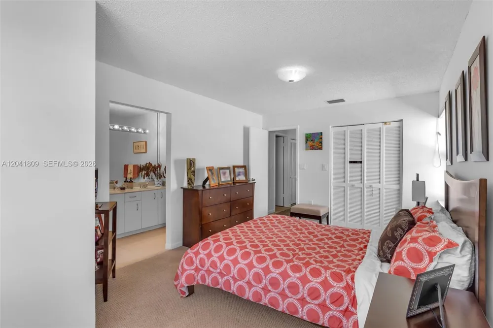 4766 SW 154th Ave Miami, FL 33185