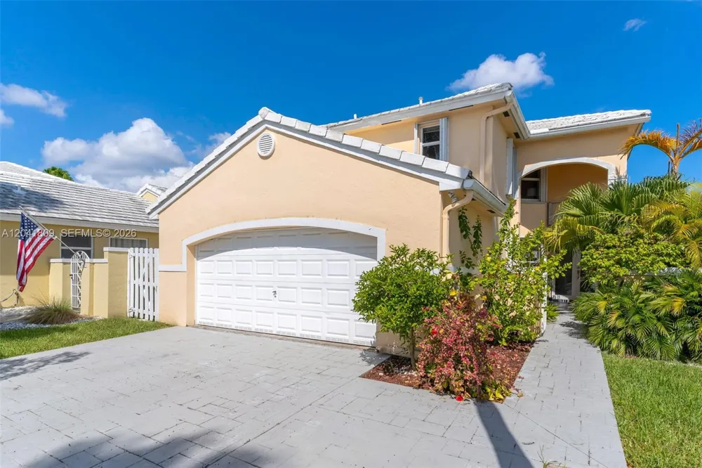 4766 SW 154th Ave Miami, FL 33185