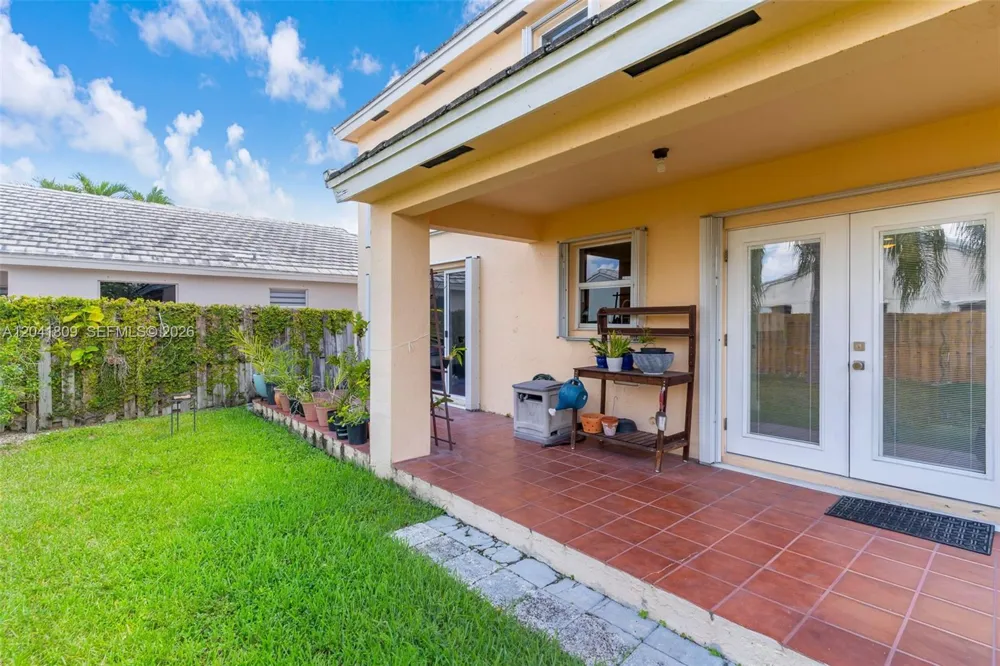 4766 SW 154th Ave Miami, FL 33185