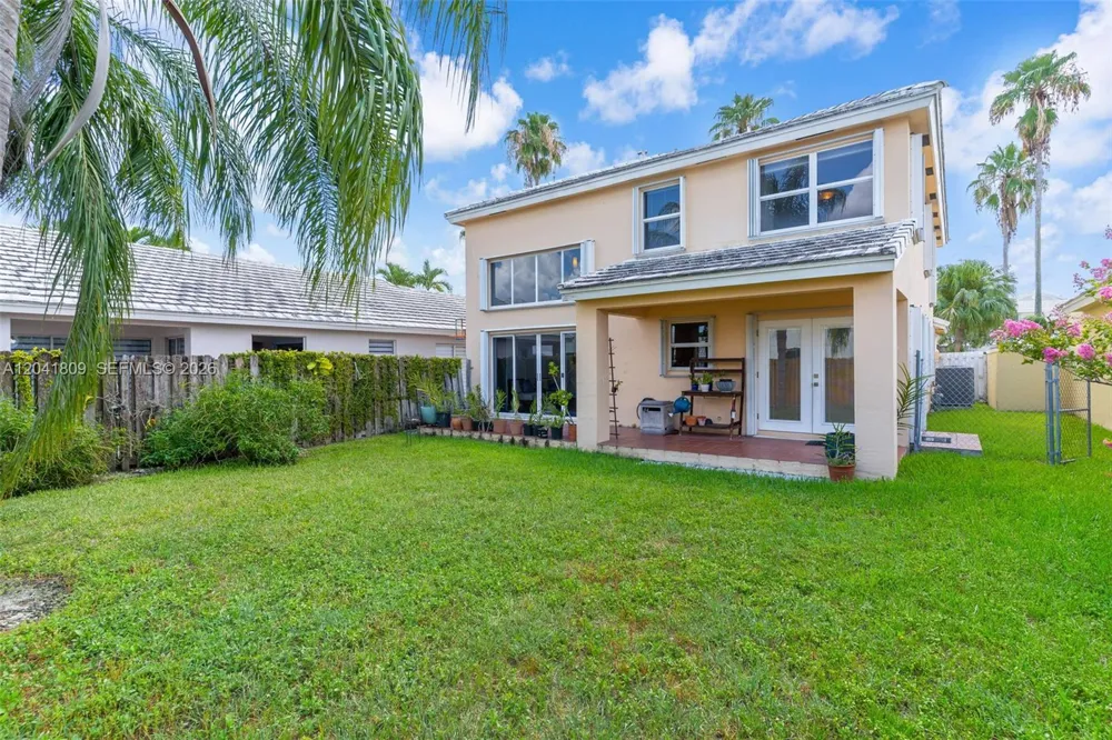4766 SW 154th Ave Miami, FL 33185