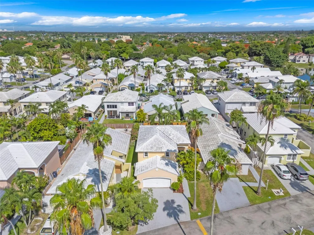 4766 SW 154th Ave Miami, FL 33185