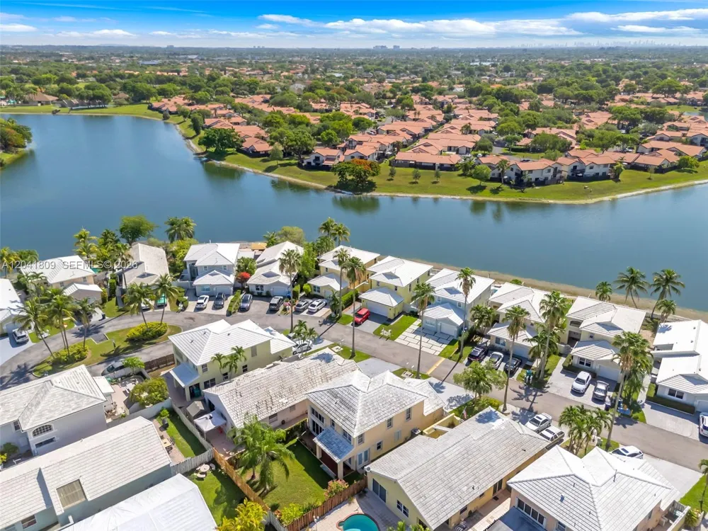 4766 SW 154th Ave Miami, FL 33185
