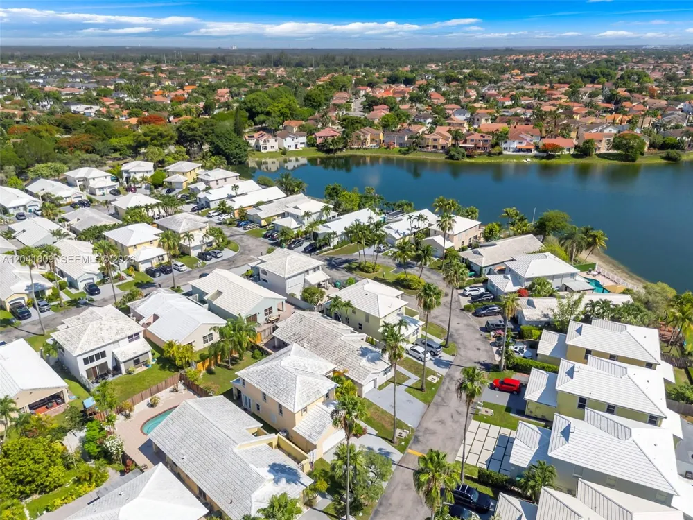 4766 SW 154th Ave Miami, FL 33185