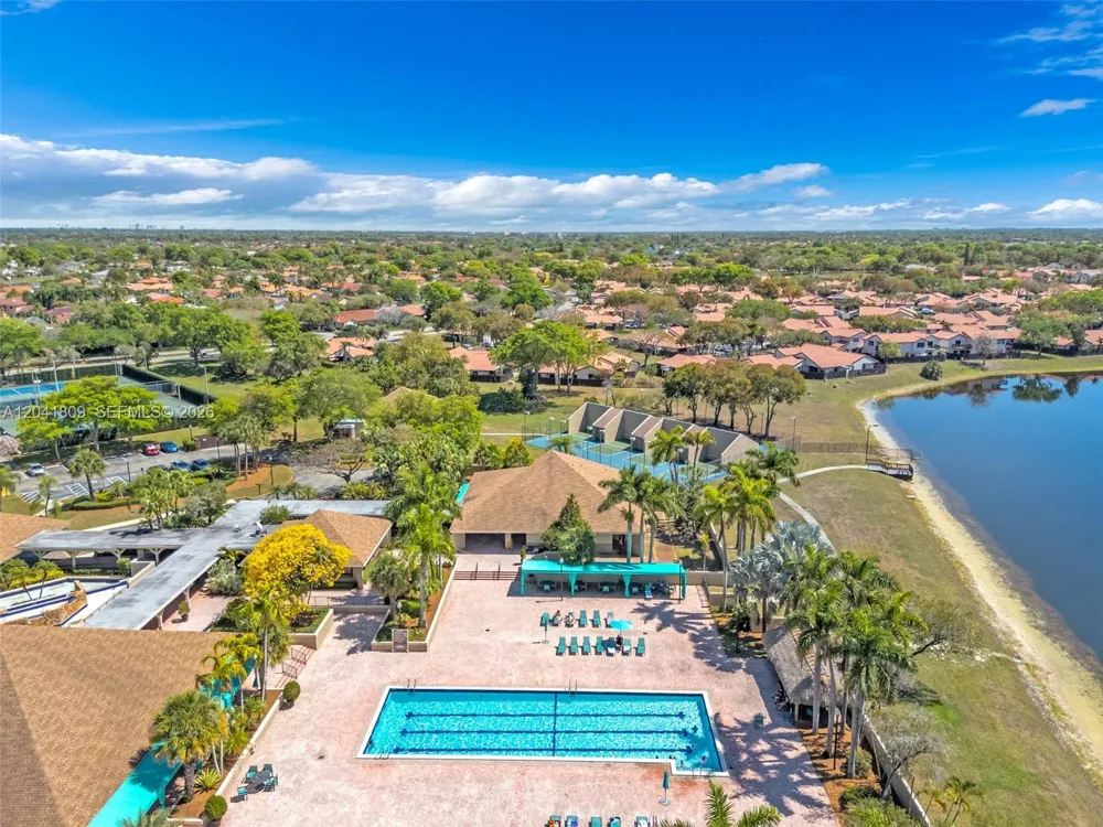 4766 SW 154th Ave Miami, FL 33185