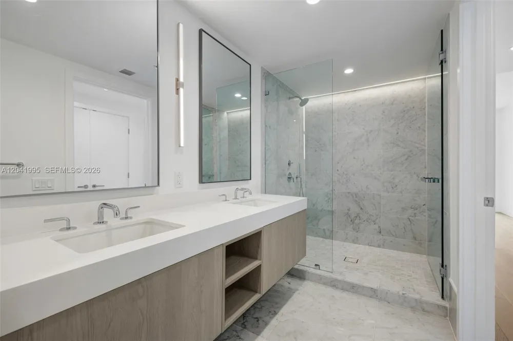 9221 E Bay Harbor Drive #210 Bay Harbor Islands, FL 33154