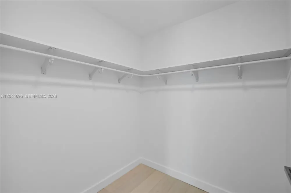 9221 E Bay Harbor Drive #210 Bay Harbor Islands, FL 33154