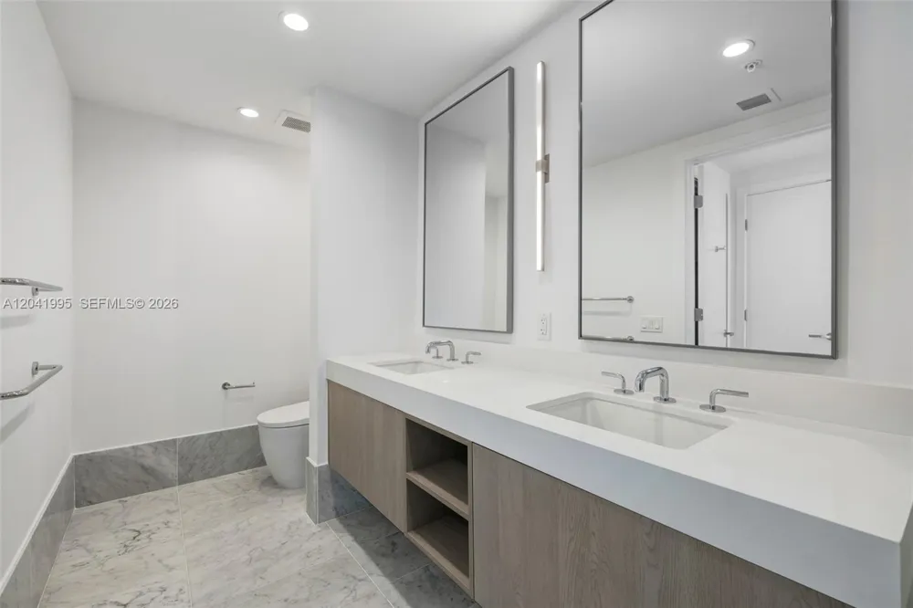9221 E Bay Harbor Drive #210 Bay Harbor Islands, FL 33154