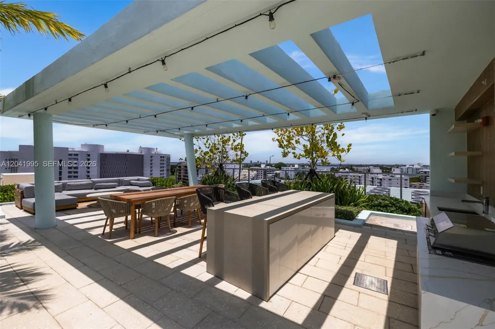 9221 E Bay Harbor Drive #210 Bay Harbor Islands, FL 33154