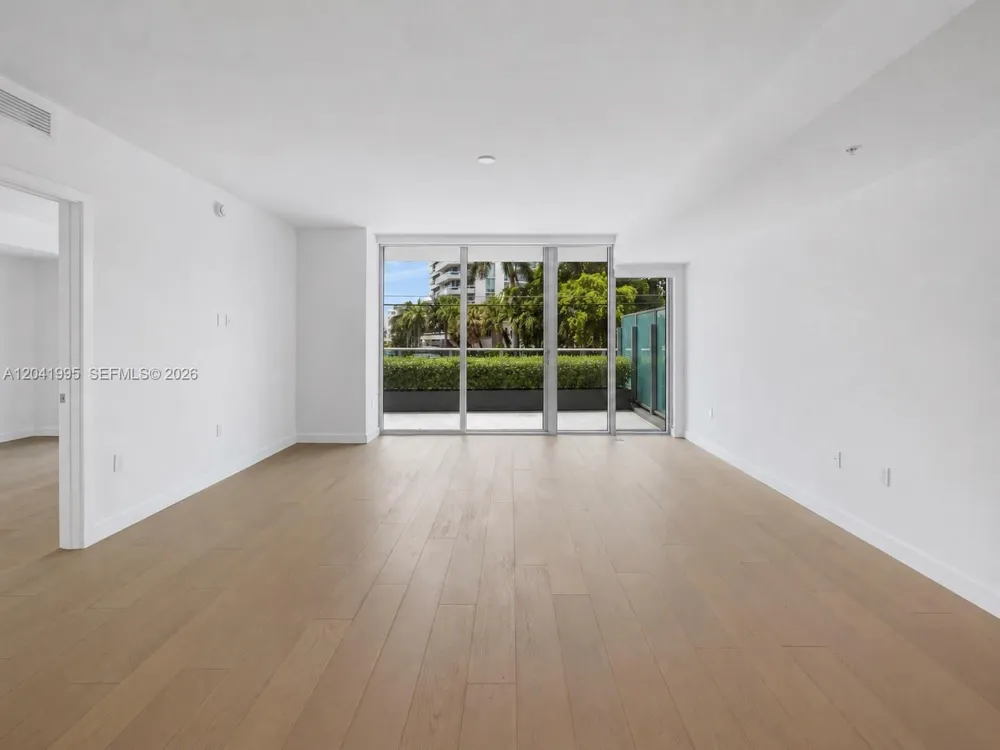 9221 E Bay Harbor Drive #210 Bay Harbor Islands, FL 33154